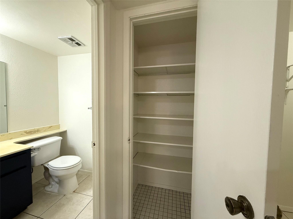 900 W Village Ln - Photo 7