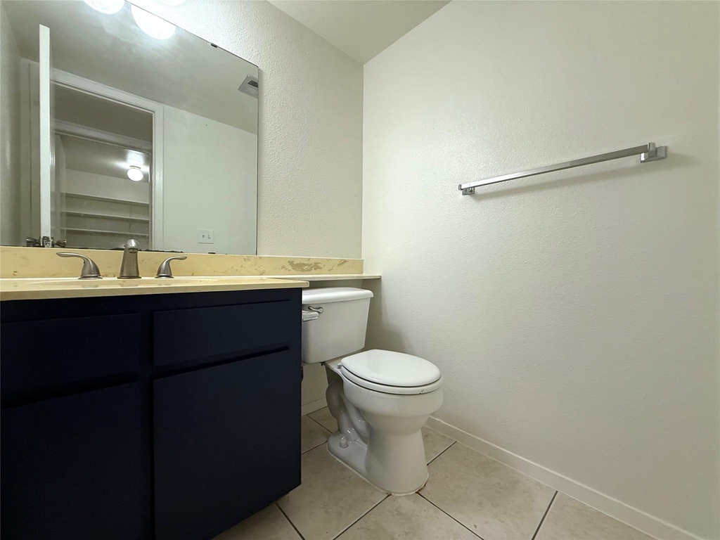 900 W Village Ln - Photo 8