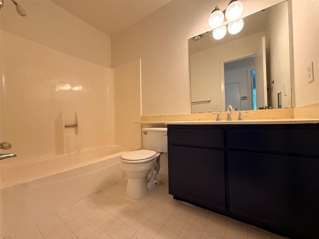 900 W Village Ln - Photo 14