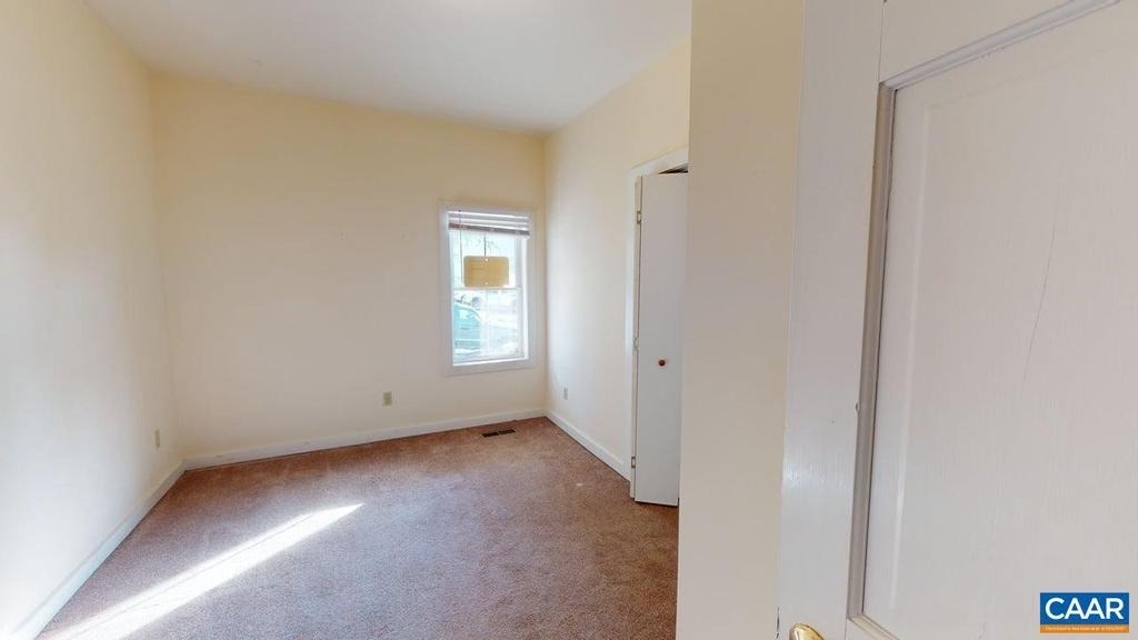 1122 E Market St - Photo 7