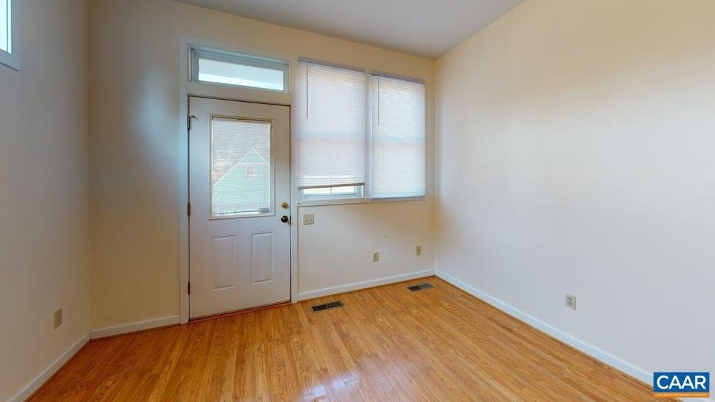 1122 E Market St - Photo 14