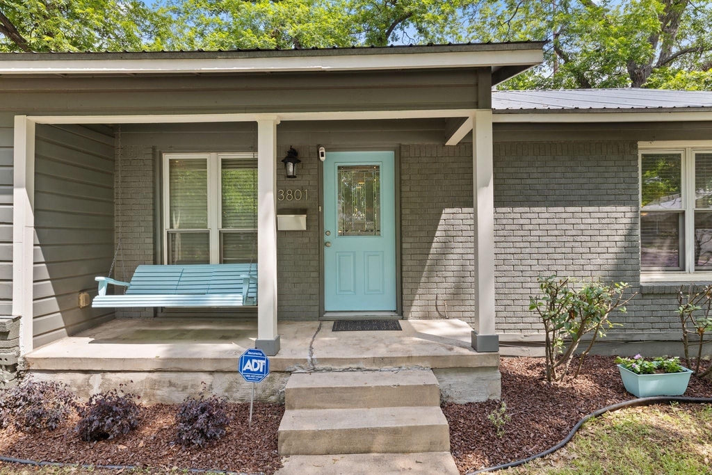 3801 Avenue G - Photo 1