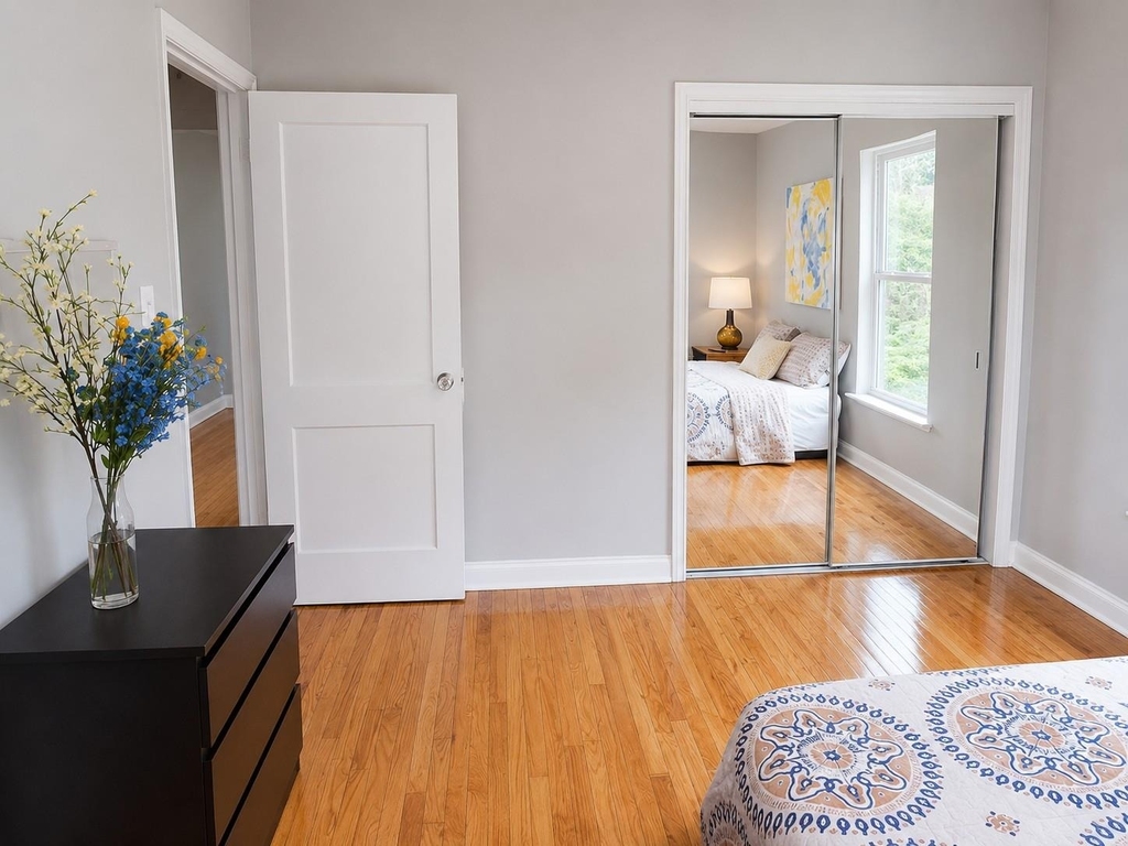 907 E 56th St - Photo 9