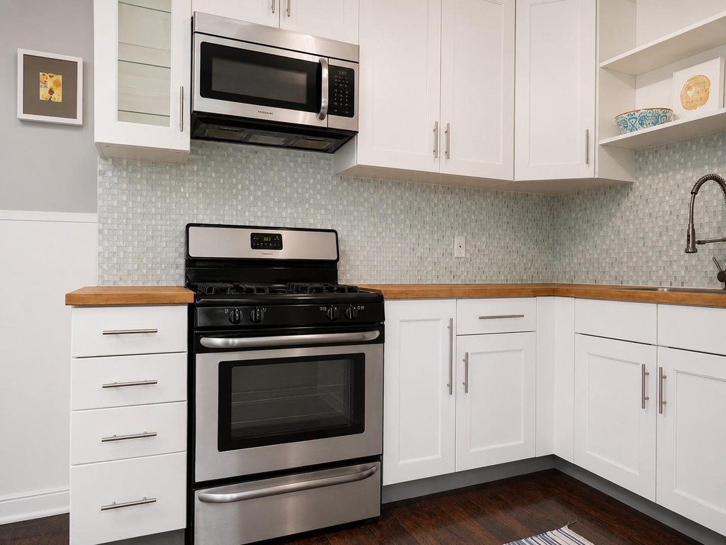 907 E 56th St - Photo 8