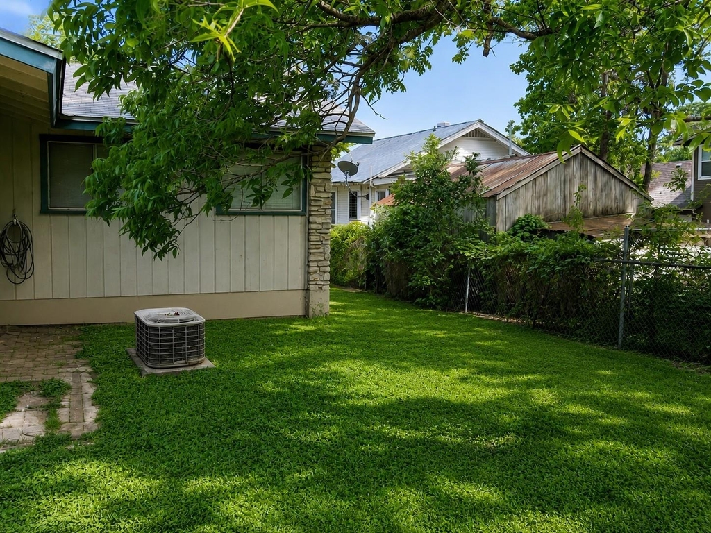 4812 Avenue H - Photo 7