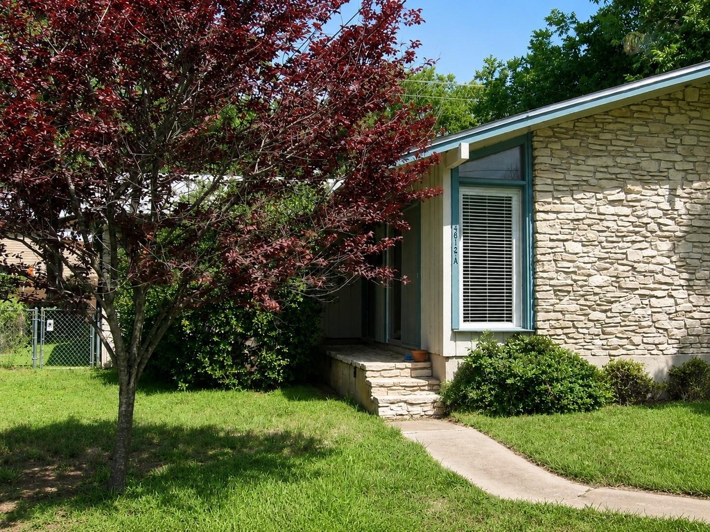 4812 Avenue H - Photo 0