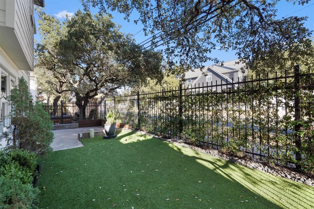 1011 Brodie St - Photo 30