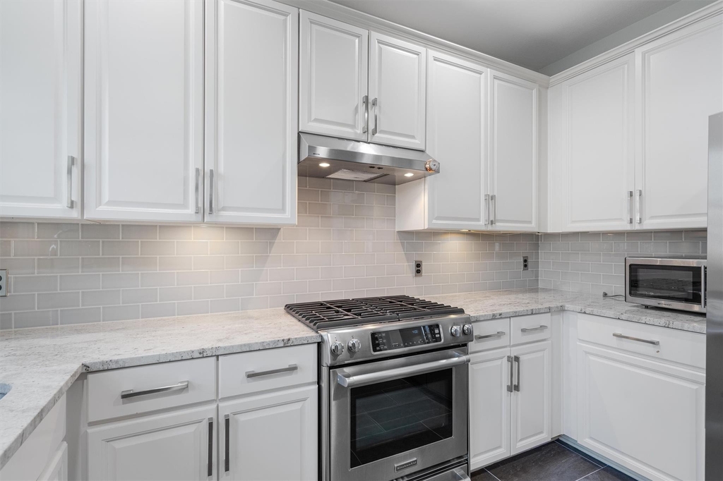 1011 Brodie St - Photo 10