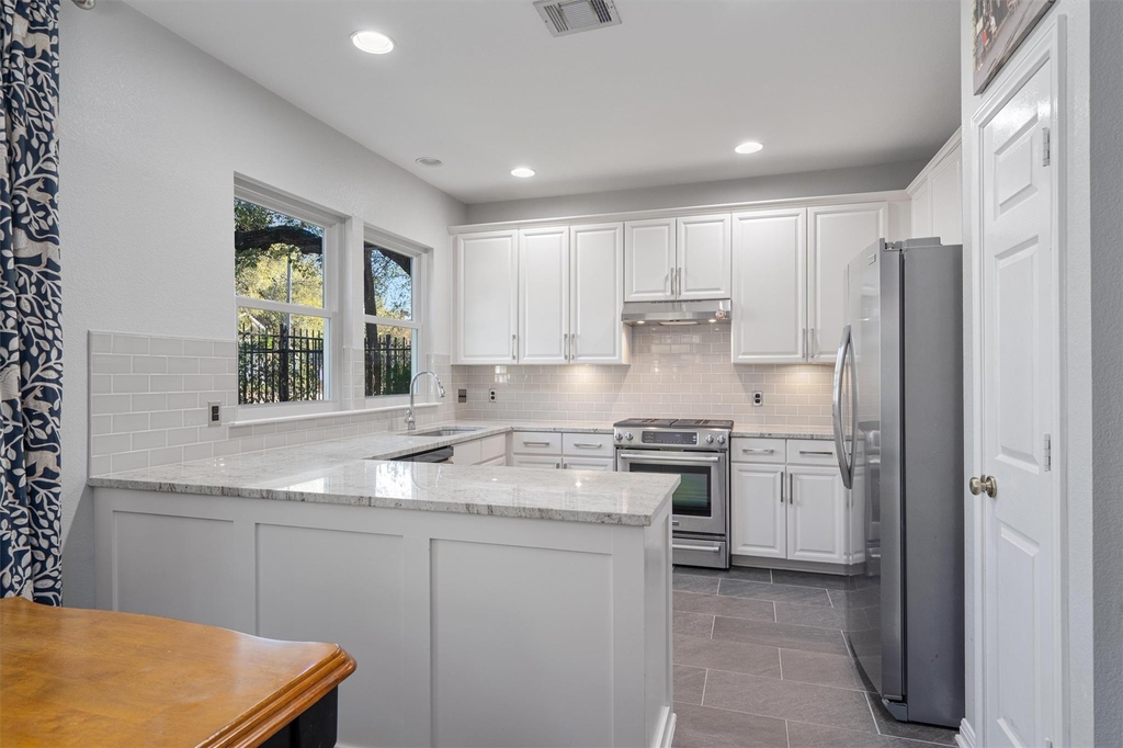 1011 Brodie St - Photo 8