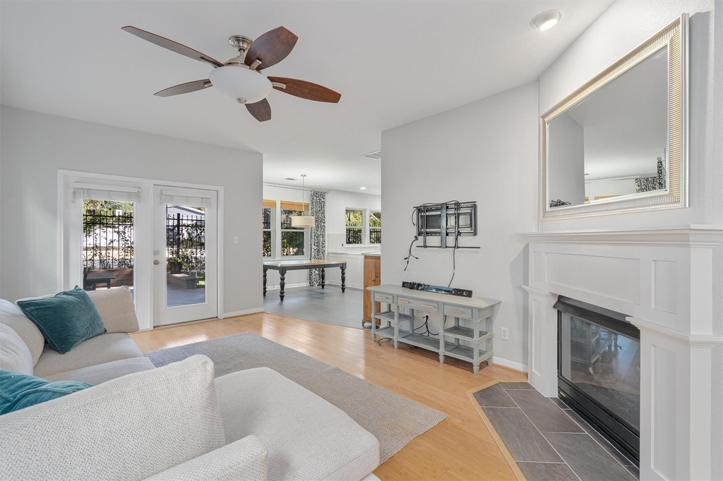 1011 Brodie St - Photo 0
