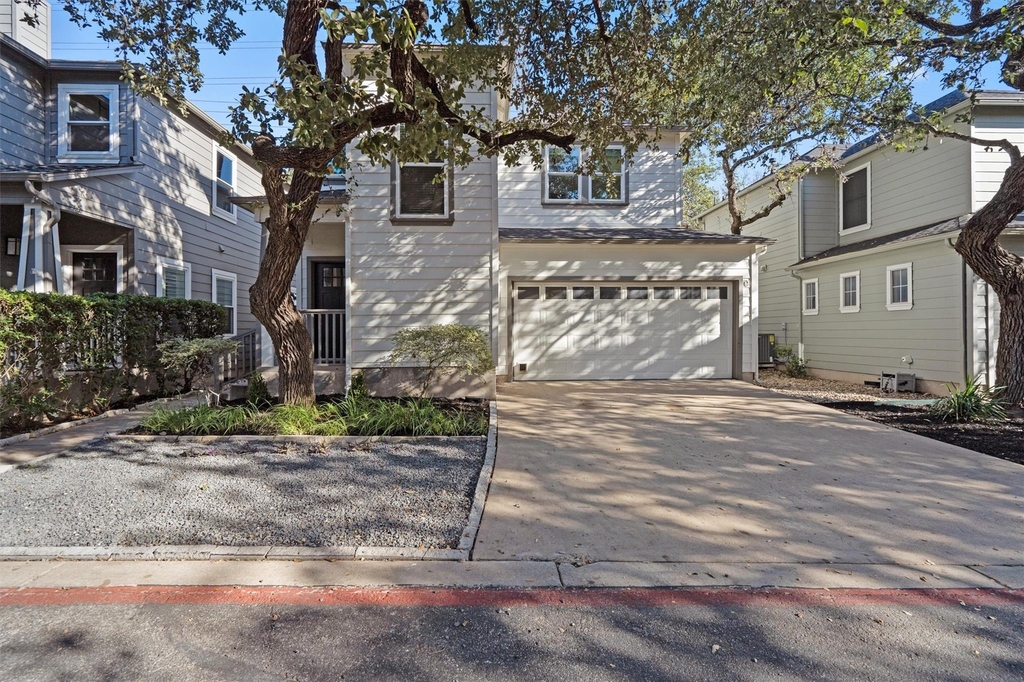 1011 Brodie St - Photo 1