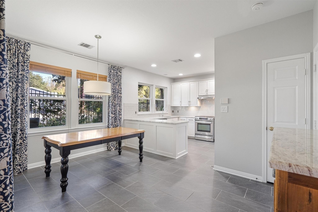 1011 Brodie St - Photo 6