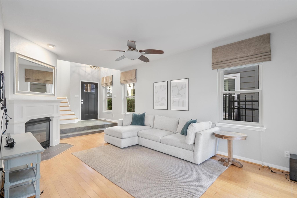 1011 Brodie St - Photo 4