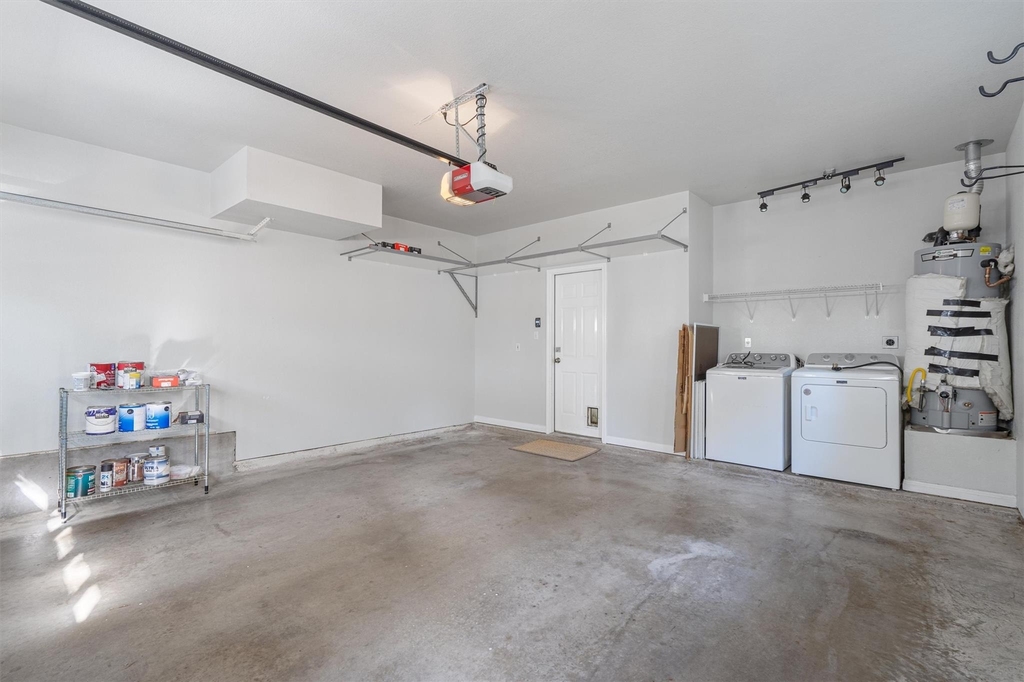 1011 Brodie St - Photo 32