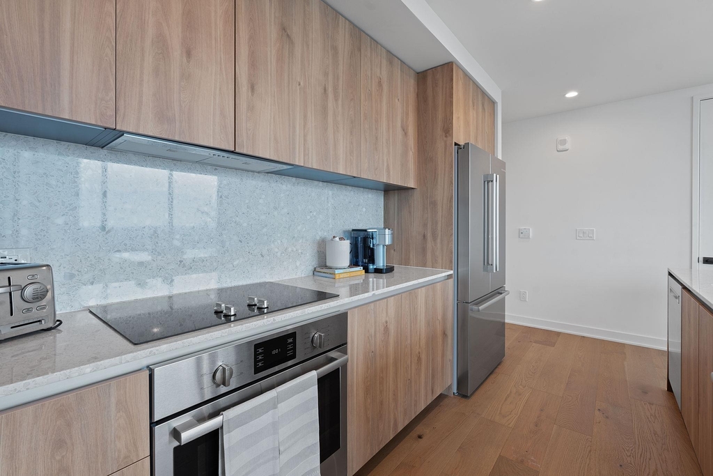 84 East Ave - Photo 2