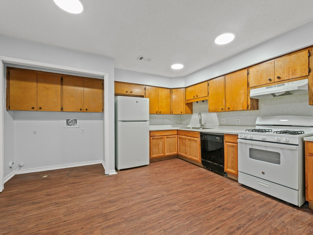 1816 Rawhide Loop - Photo 6