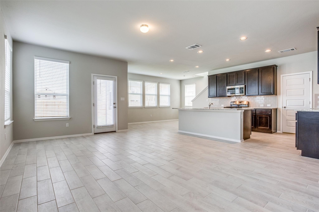 146 White Dunes Dr - Photo 3