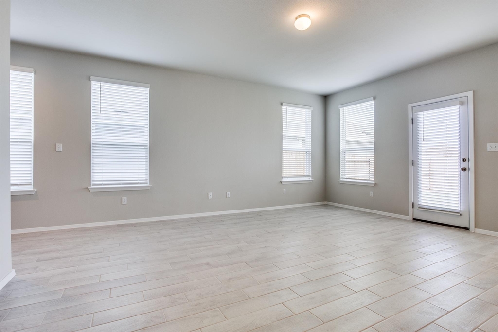 146 White Dunes Dr - Photo 6