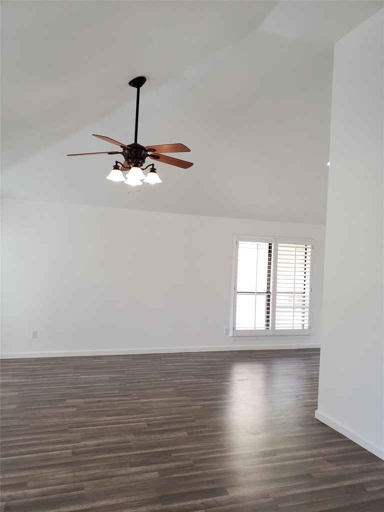 703 Meadow Creek Dr - Photo 9