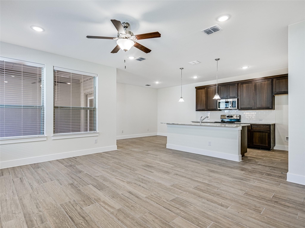 450 Parkline Dr - Photo 2
