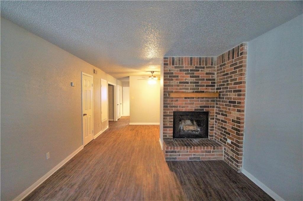 1320 Southport Dr - Photo 2