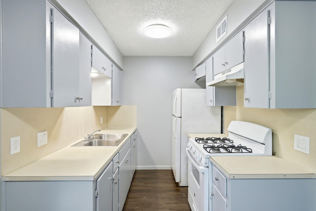 2319 Greenfield Pkwy - Photo 9