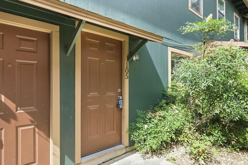 2319 Greenfield Pkwy - Photo 3