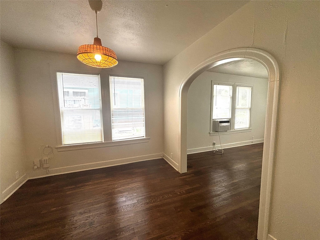 4910 Avenue H Ave - Photo 4
