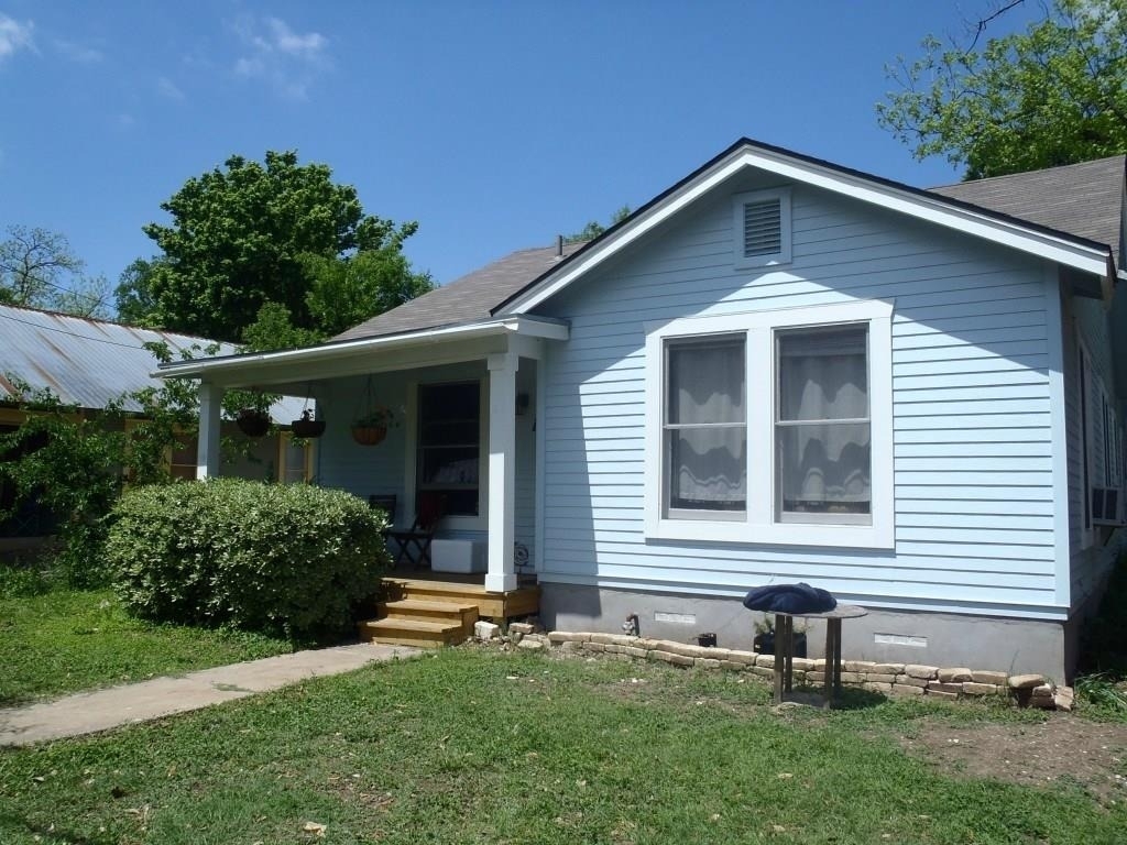 4910 Avenue H Ave - Photo 0