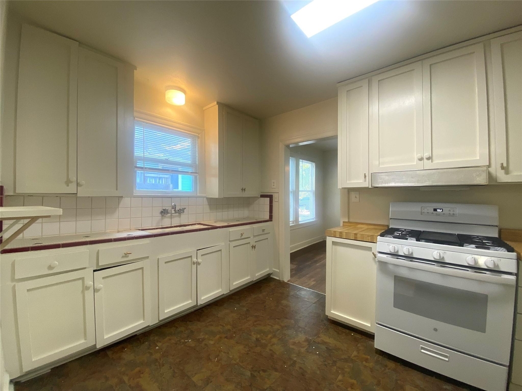 4910 Avenue H Ave - Photo 11
