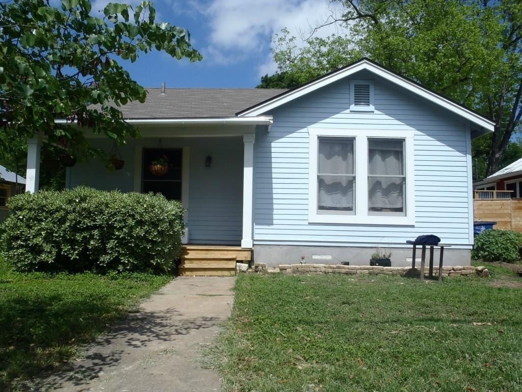 4910 Avenue H Ave - Photo 1