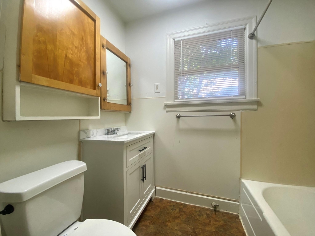 4910 Avenue H Ave - Photo 9
