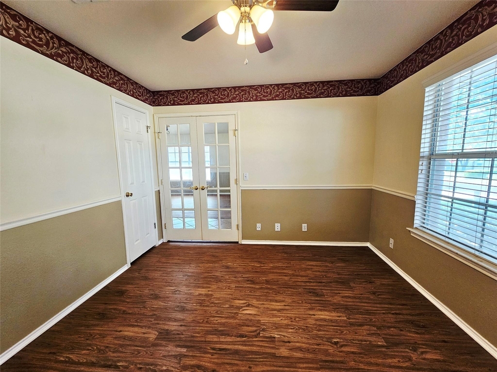 8102 Lerwick Ln - Photo 4