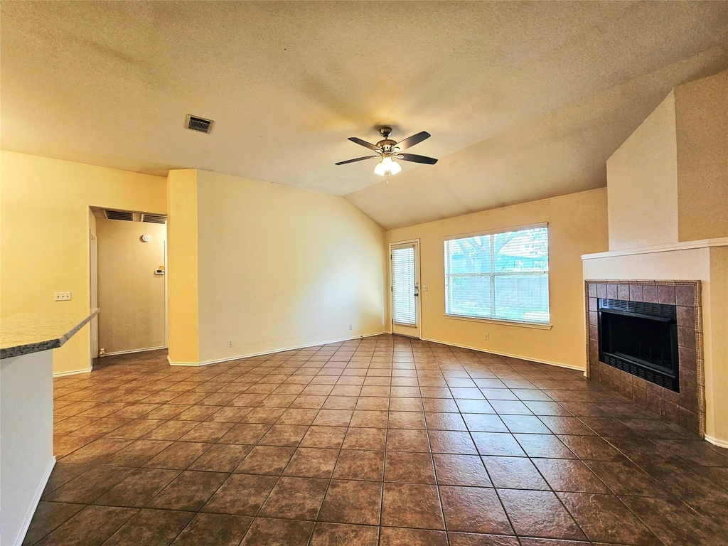 8102 Lerwick Ln - Photo 13