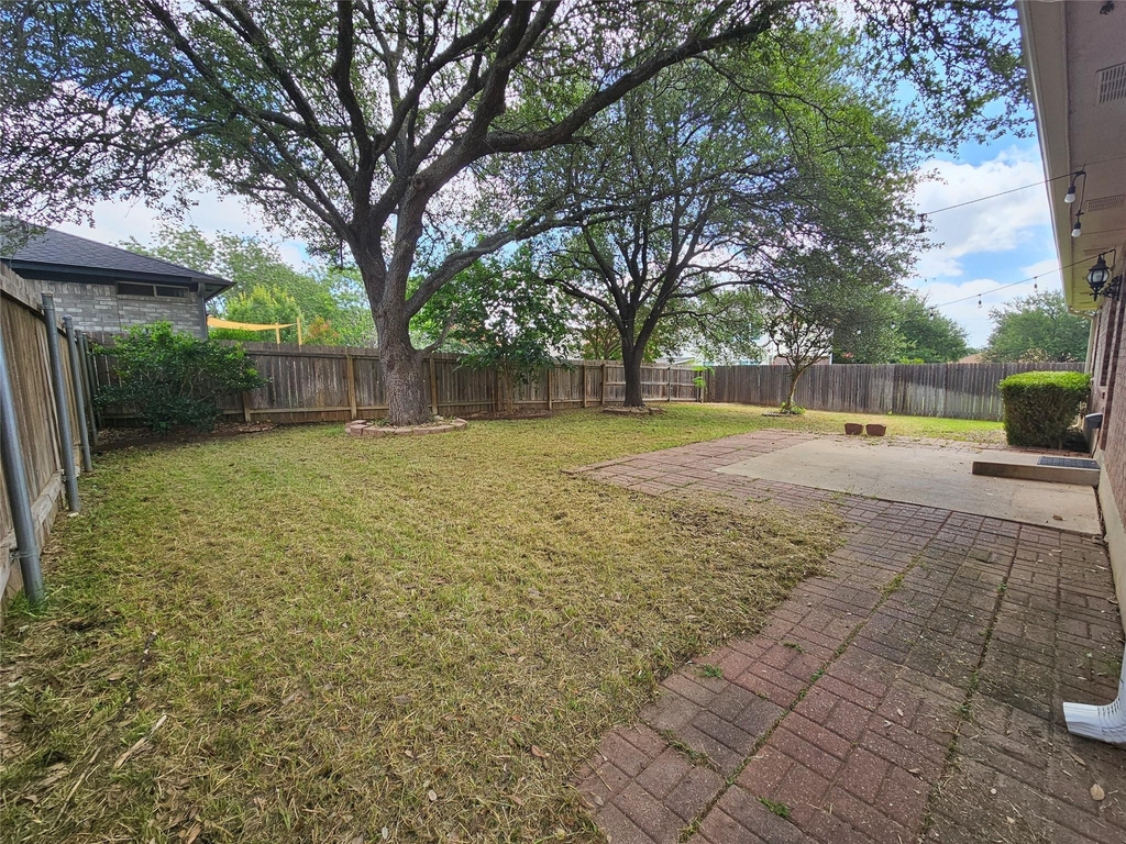 8102 Lerwick Ln - Photo 28