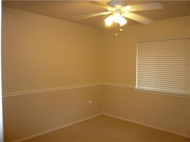 8102 Lerwick Ln - Photo 10