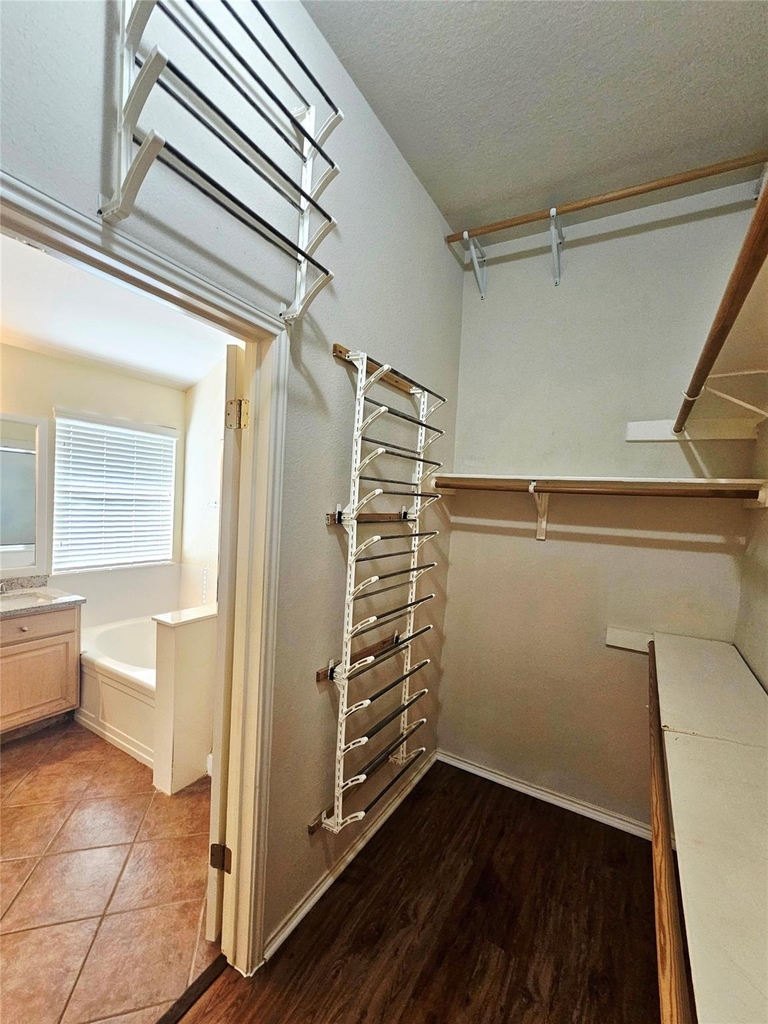 8102 Lerwick Ln - Photo 24