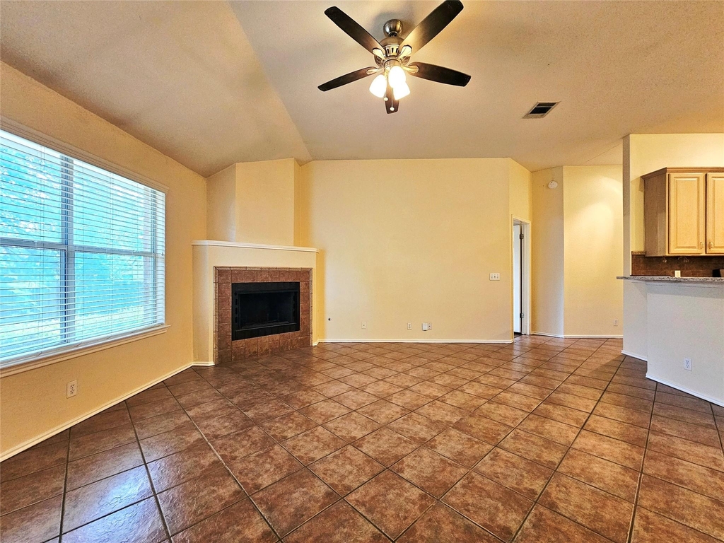 8102 Lerwick Ln - Photo 12