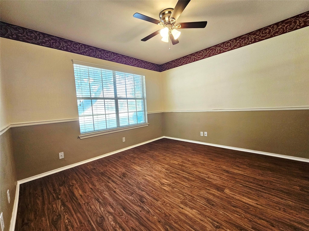 8102 Lerwick Ln - Photo 5