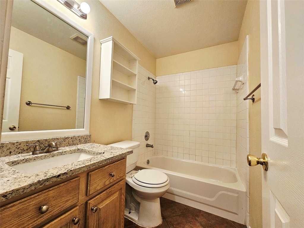 8102 Lerwick Ln - Photo 16