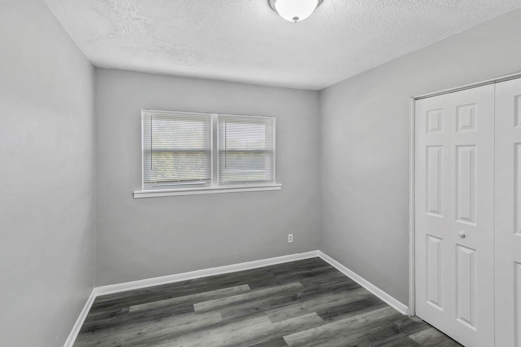 991 Tollview Avenue - Photo 5