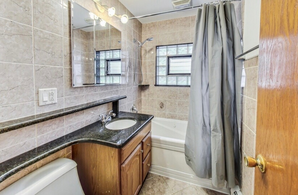 4933 N Lester Avenue - Photo 2