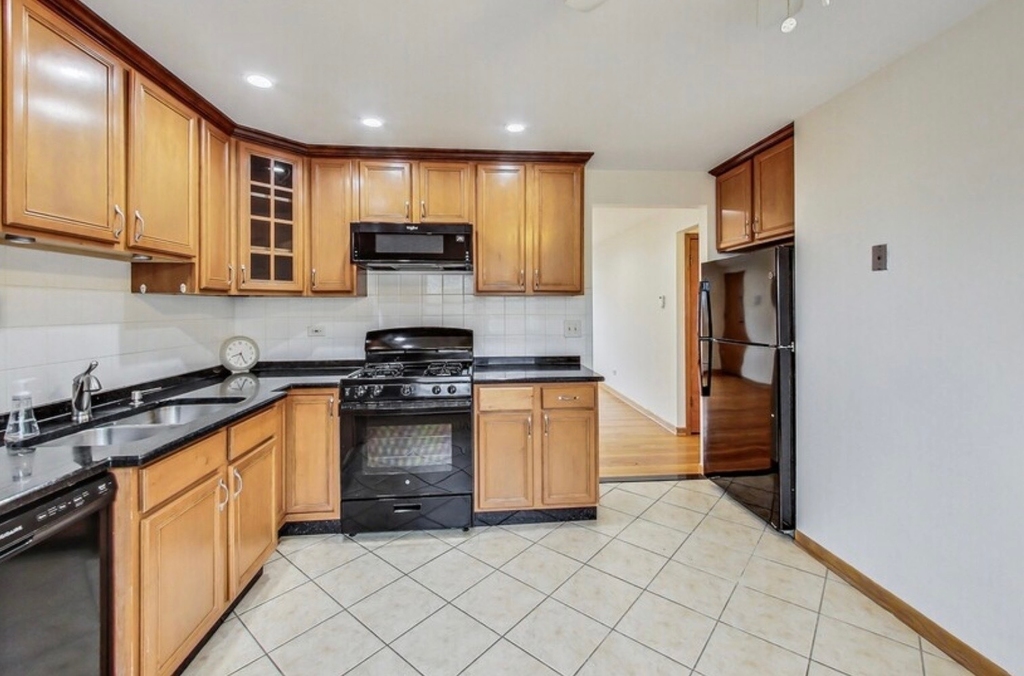 4933 N Lester Avenue - Photo 1
