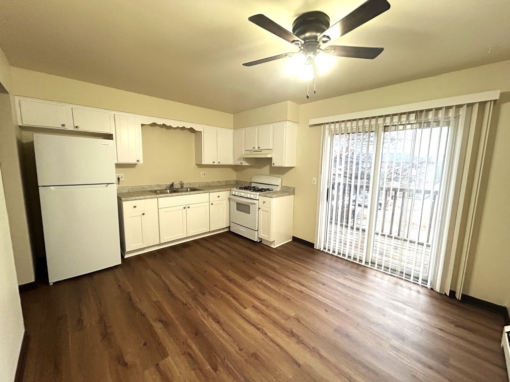 1300 Getzelman Drive - Photo 2
