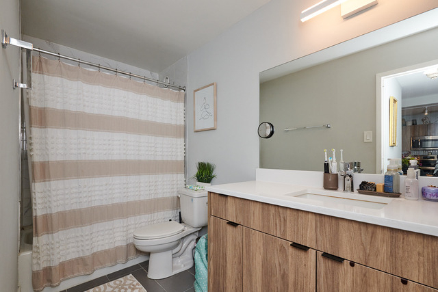 211 E Ohio Street - Photo 12