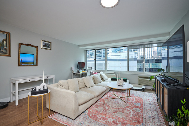 211 E Ohio Street - Photo 1