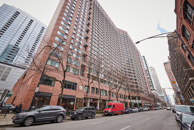 211 E Ohio Street - Photo 24