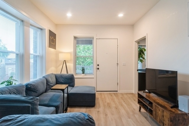 3639 W Iowa Street - Photo 2