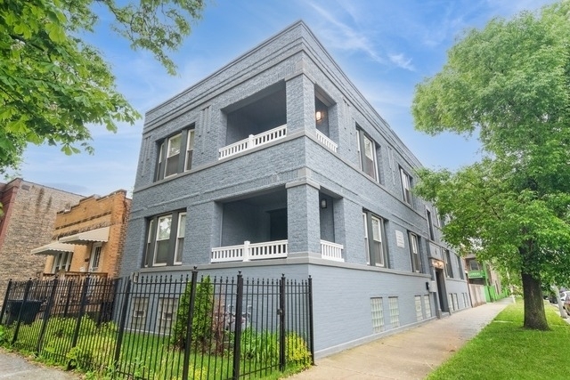 3639 W Iowa Street - Photo 0