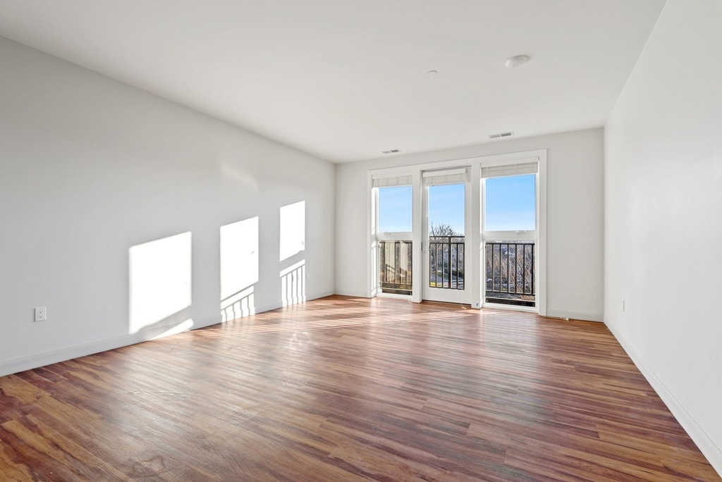 555 Roger Williams Avenue - Photo 10